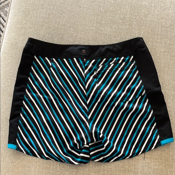 Quiksilver Black White and Blue Teal Striped Boardshorts - Picture 7 of 8